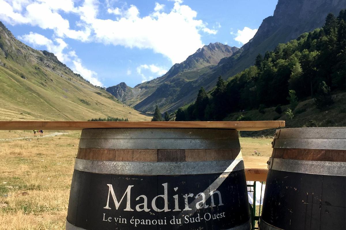 Gite, Jacuzzi & Vin Au Grenier De Madiran מראה חיצוני תמונה